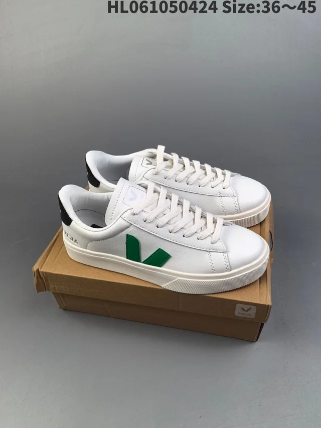 Veja Sneakers Low-top V-logo product detail image 37