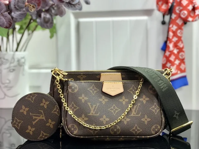 Louis Vuitton Crossbody Bags Monogram Zip Bag product detail image 15