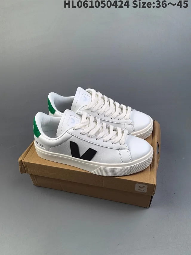 Veja Sneakers Low-top V-logo product detail image 33