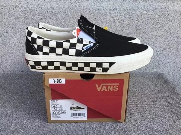 Vans Ward Navy Canvas Slip-On Sneakers - 16