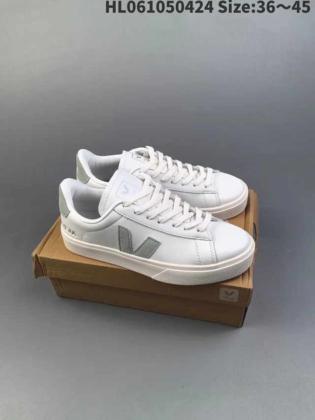 Veja Sneakers Low-top V-logo product detail image 43