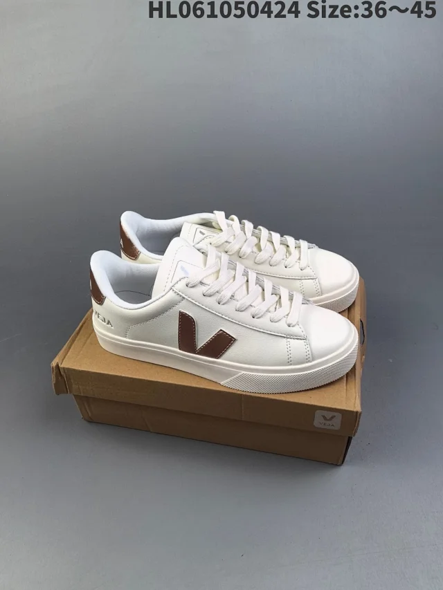 Veja Sneakers Low-top V-logo product detail image 42