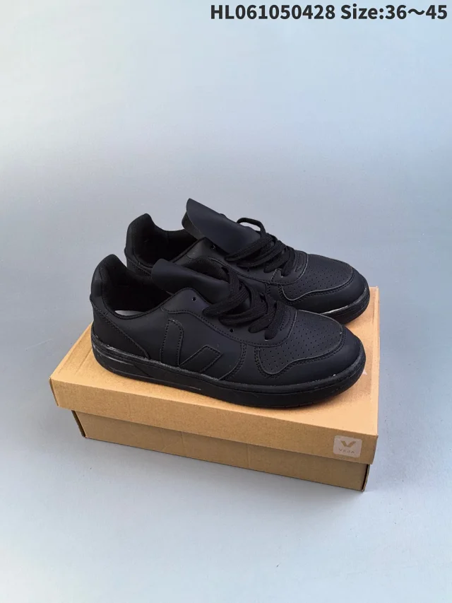 Veja Sneakers Low-top V-logo product detail image 29
