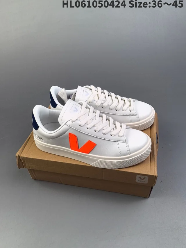 Veja Sneakers Low-top V-logo product detail image 38