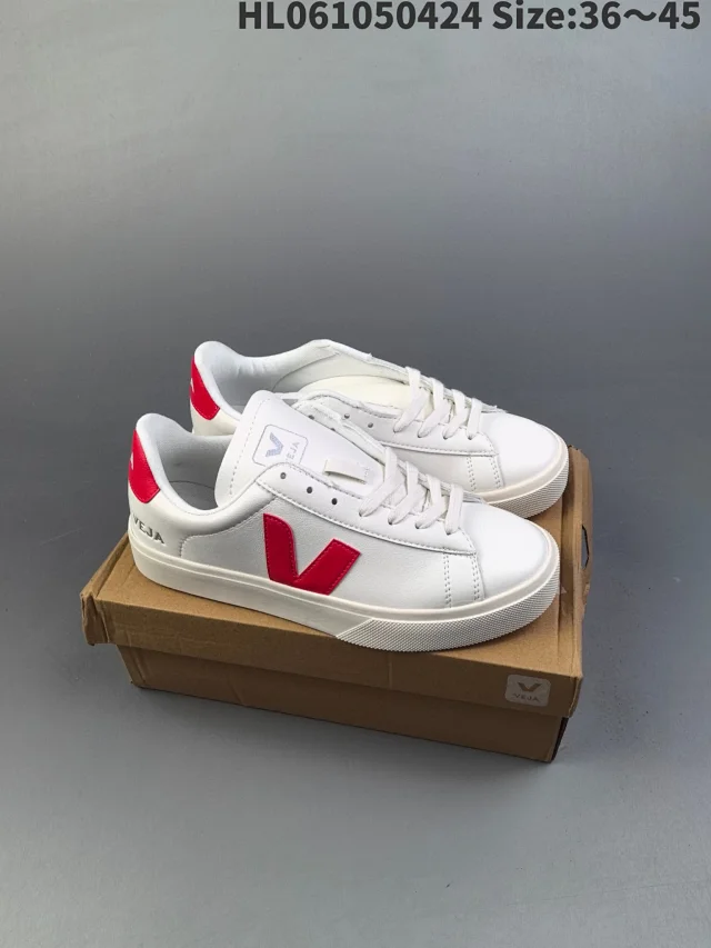 Veja Sneakers Low-top V-logo product detail image 40