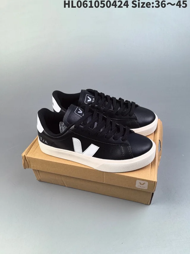 Veja Sneakers Low-top V-logo product detail image 35
