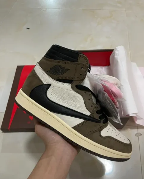 Off-White x Air Jordan 1 Chicago Red Sneakers - 28
