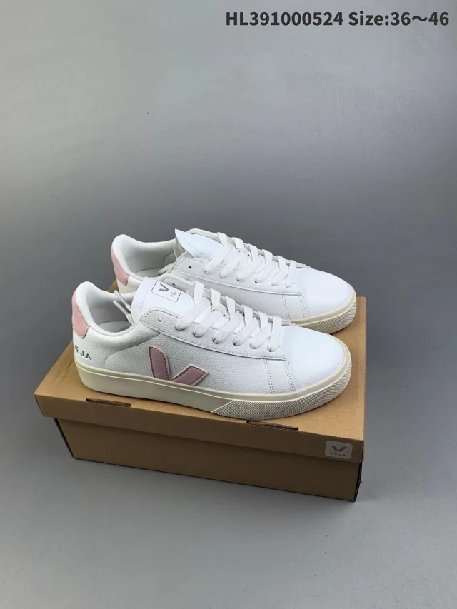 Veja Sneakers Low-top V-logo product detail image 15