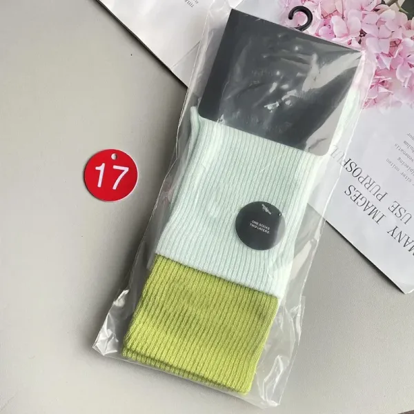One Socks Two Socks Colorblock Ribbed Crew Socks - 1