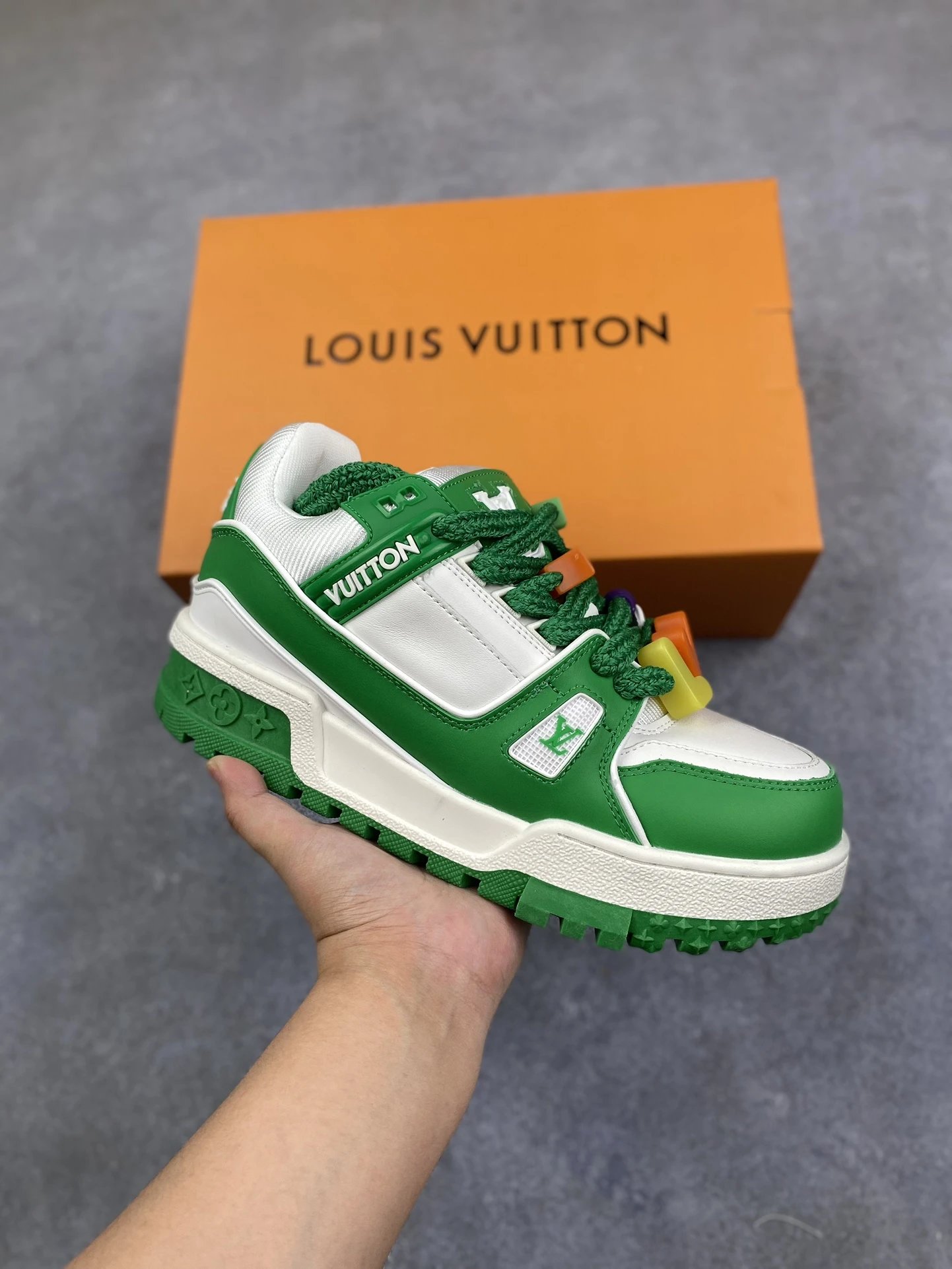 13-Louis Fatting White Green
