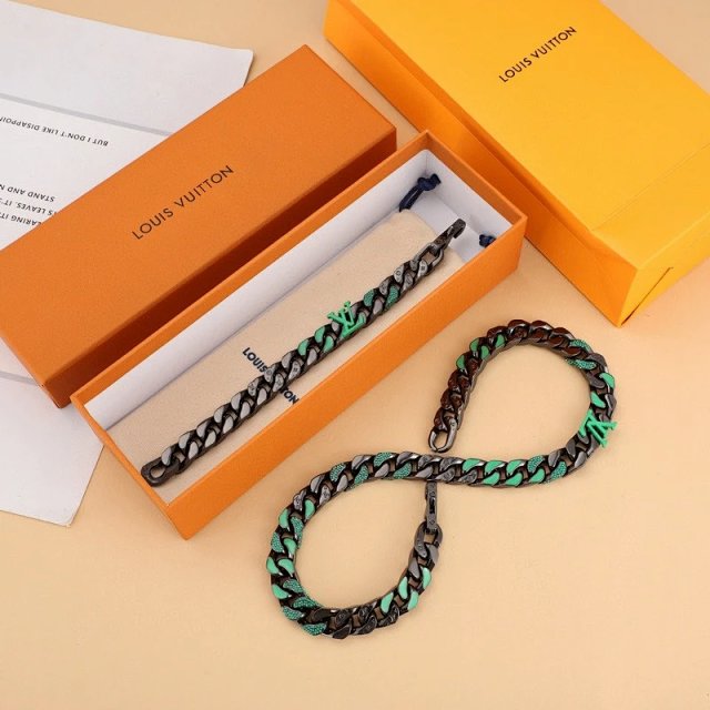 LV Louis Vuitton Bracelet: seller detail photo 13