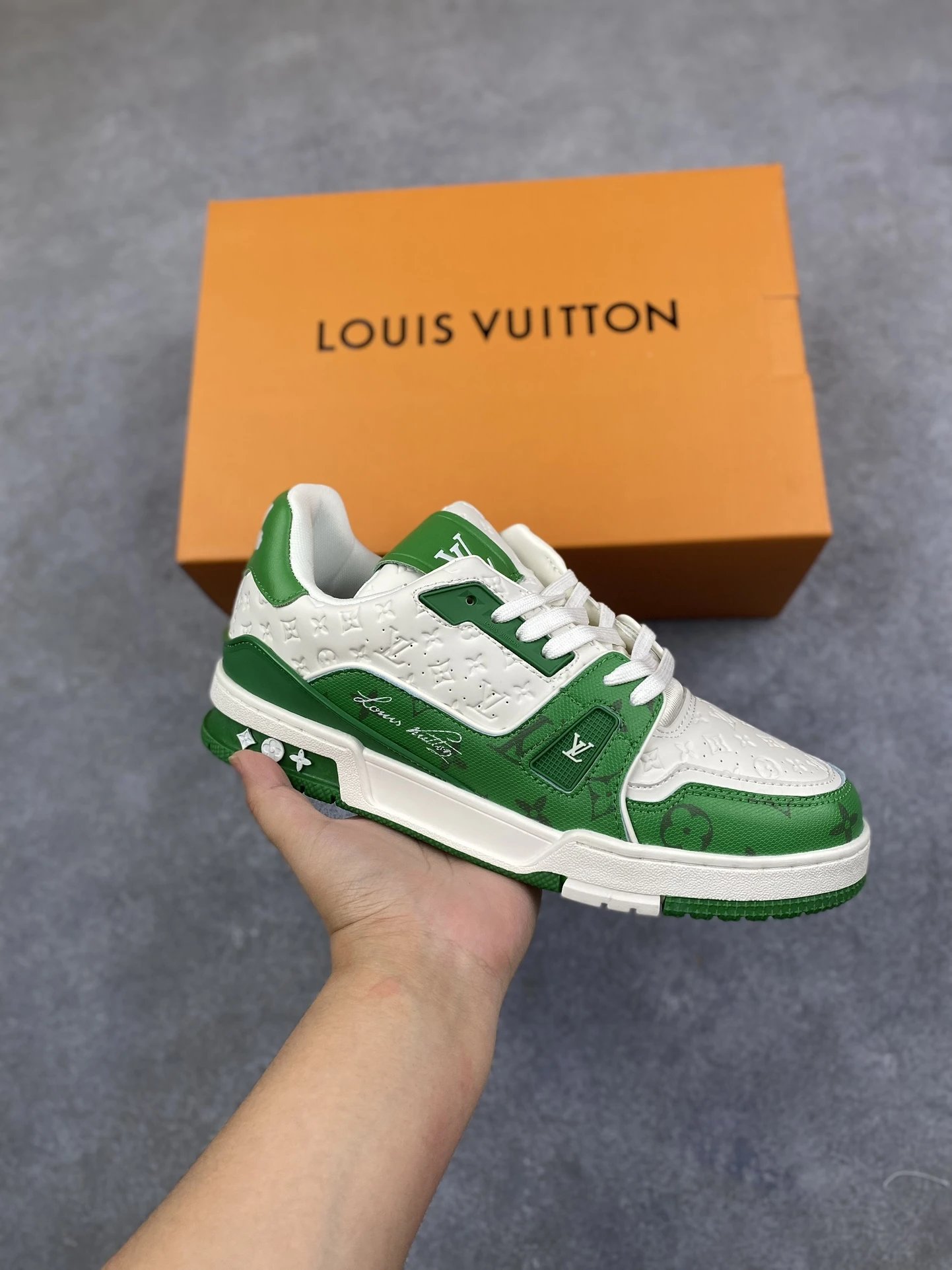 23-Louis white and green letters