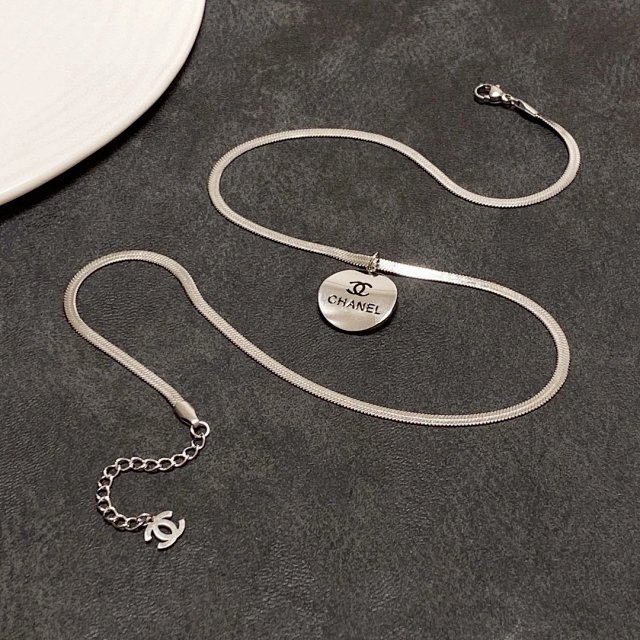 Chanel Earings: seller detail photo 8