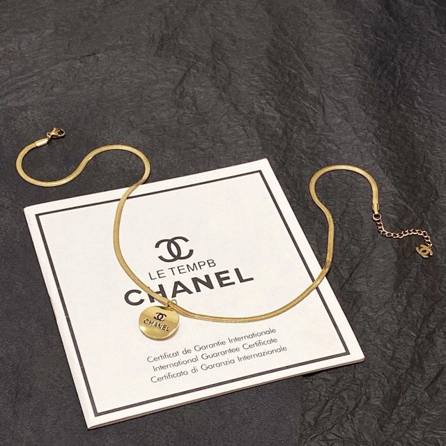 Chanel Earings: seller detail photo 7