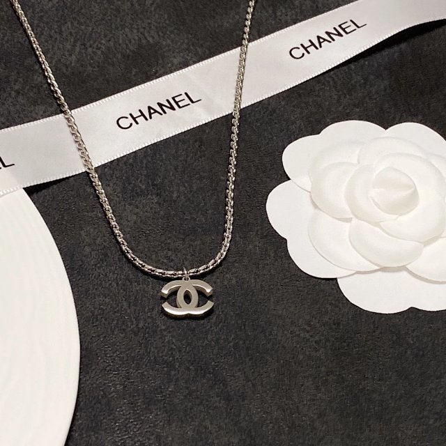 Chanel Earings: seller detail photo 9