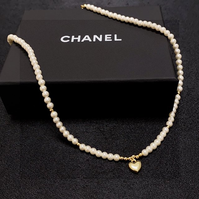 Chanel Earings: seller detail photo 13