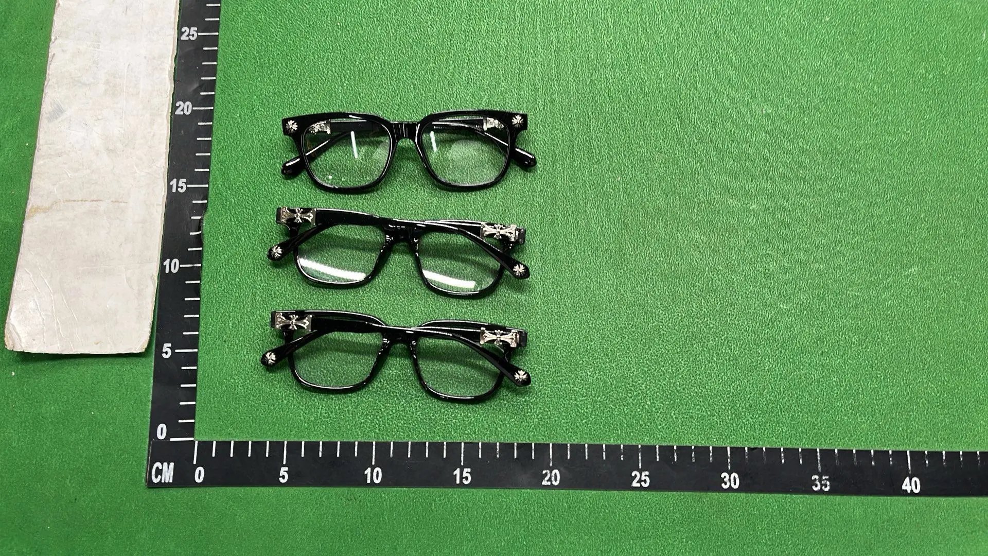 Sunglasses with case Customized, no returns or exchanges