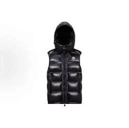 thumbnail for M Mont vest K