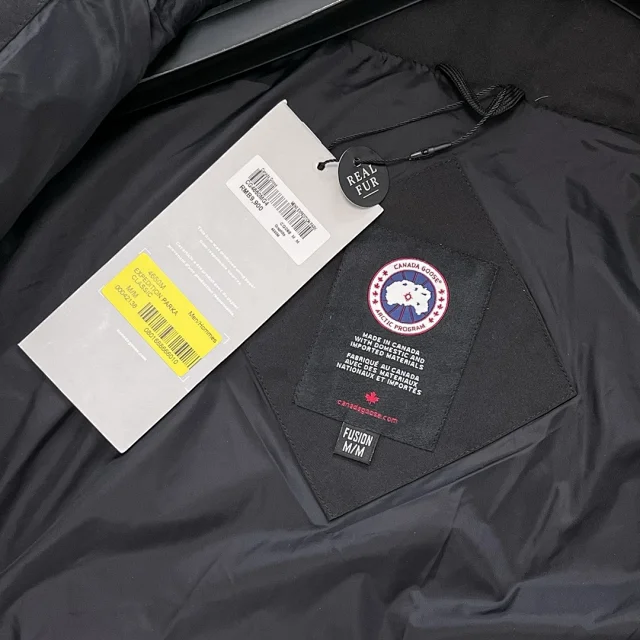 Canada Goose Down Jackets Fur-Trim Hooded Jacket product detail image 11