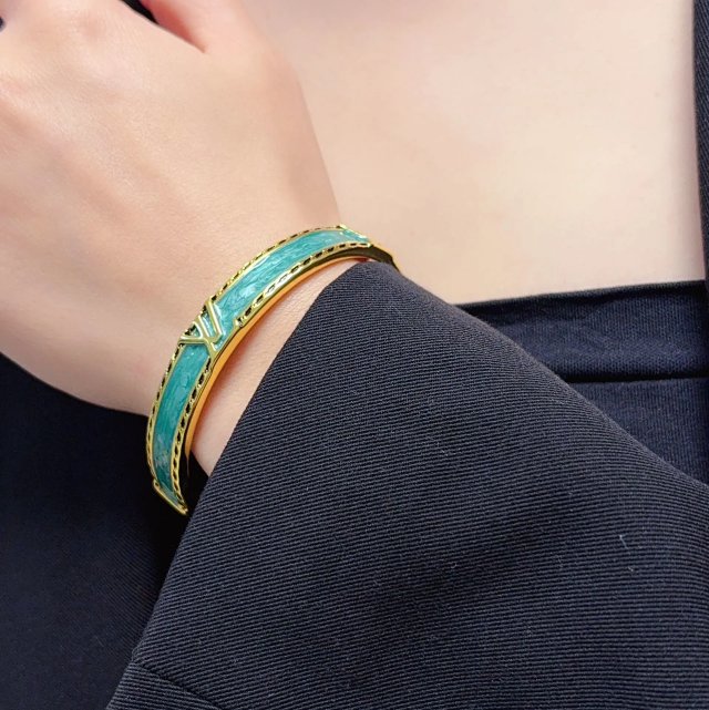 LV Louis Vuitton Bracelet: seller detail photo 10