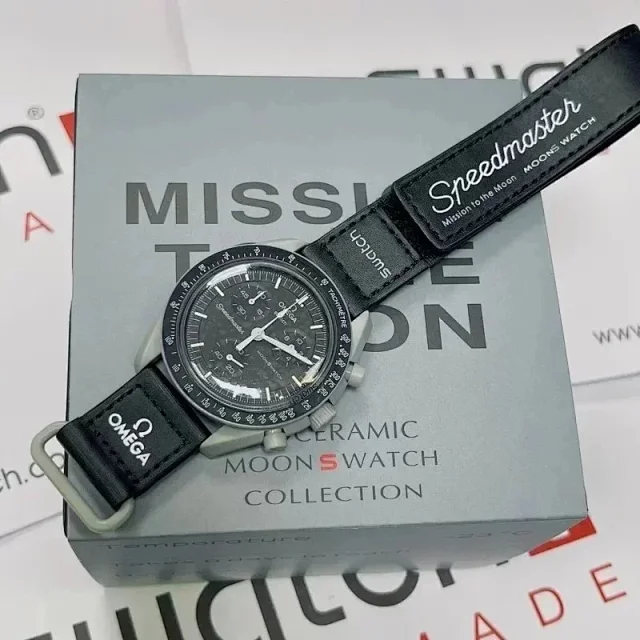 Swatch MoonSwatch chronograph and Blancpain x Scuba Fifty Fathoms product detail image 7