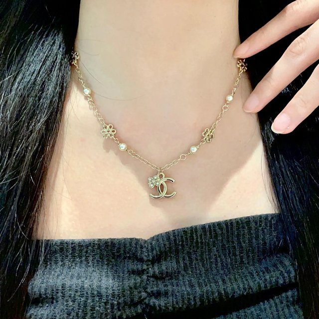 CHANEL Necklace: seller detail photo 8