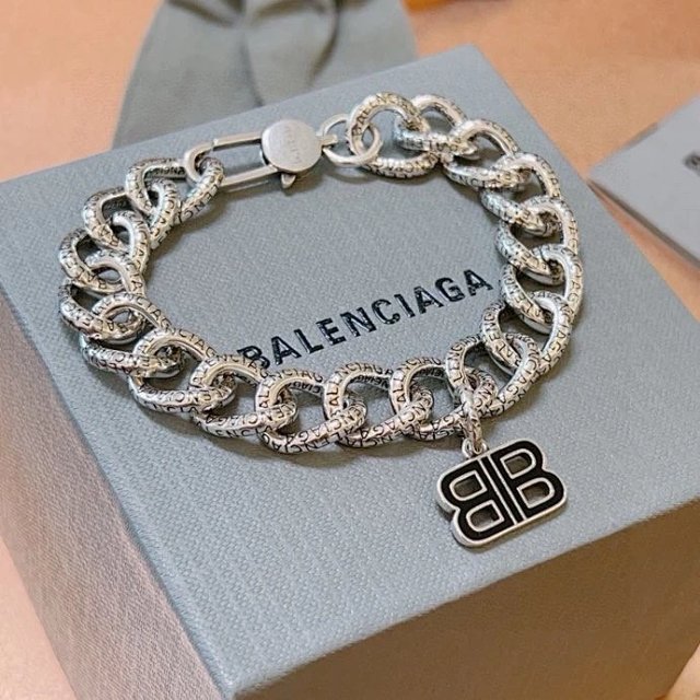 BALENCIAGA Bracelet: seller detail photo 4