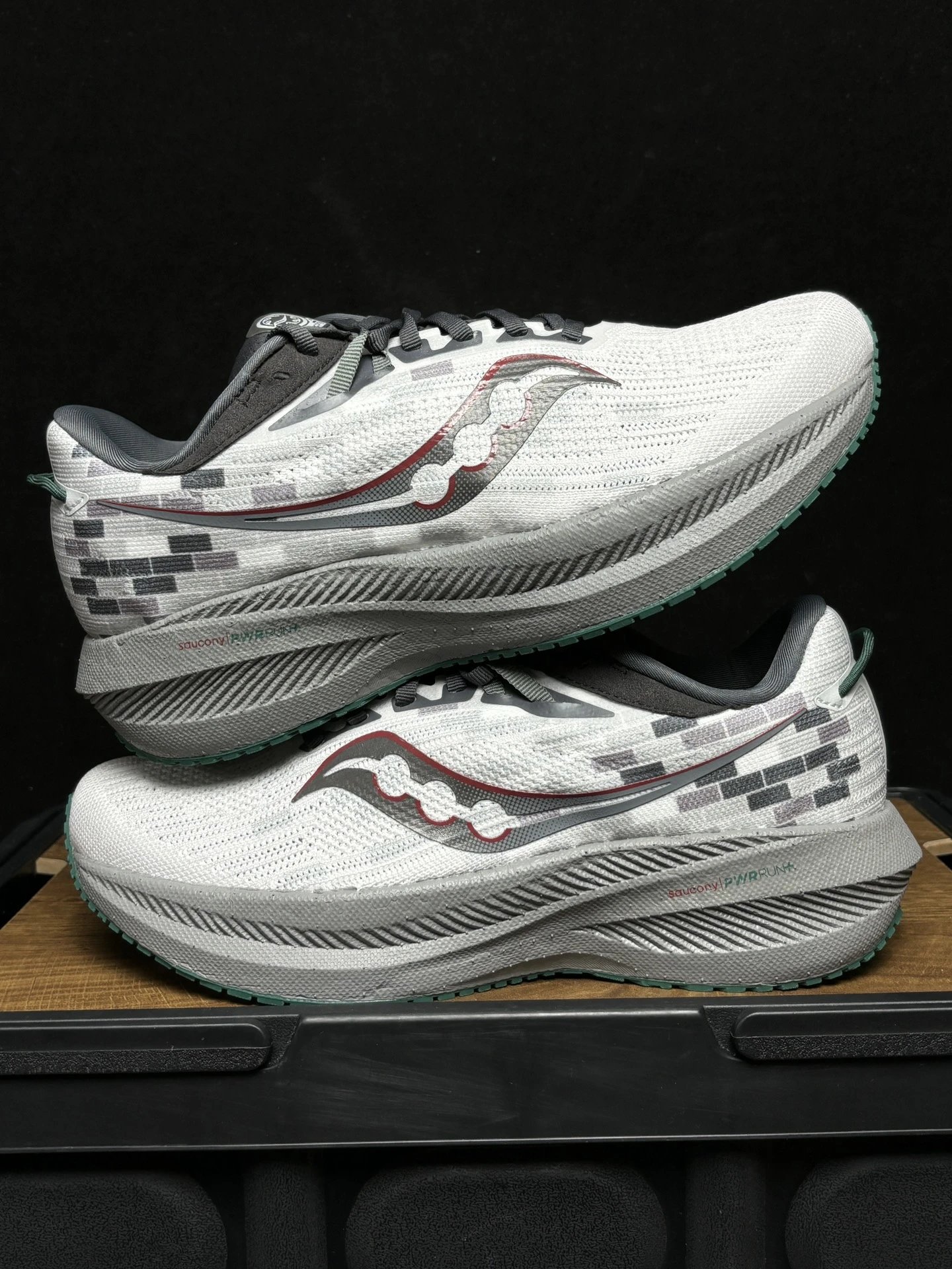 Saucony Sneakers Triumph 21 running shoes image 3