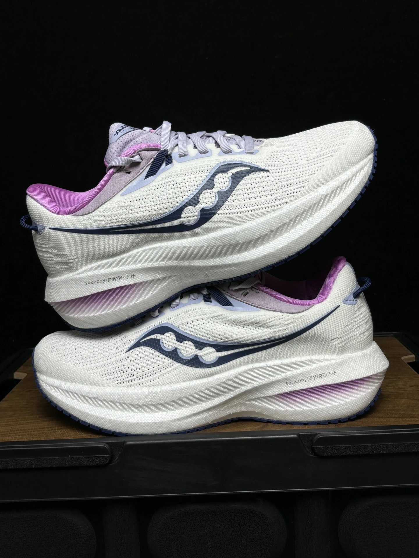 Saucony Sneakers Triumph 21 running shoes image 6