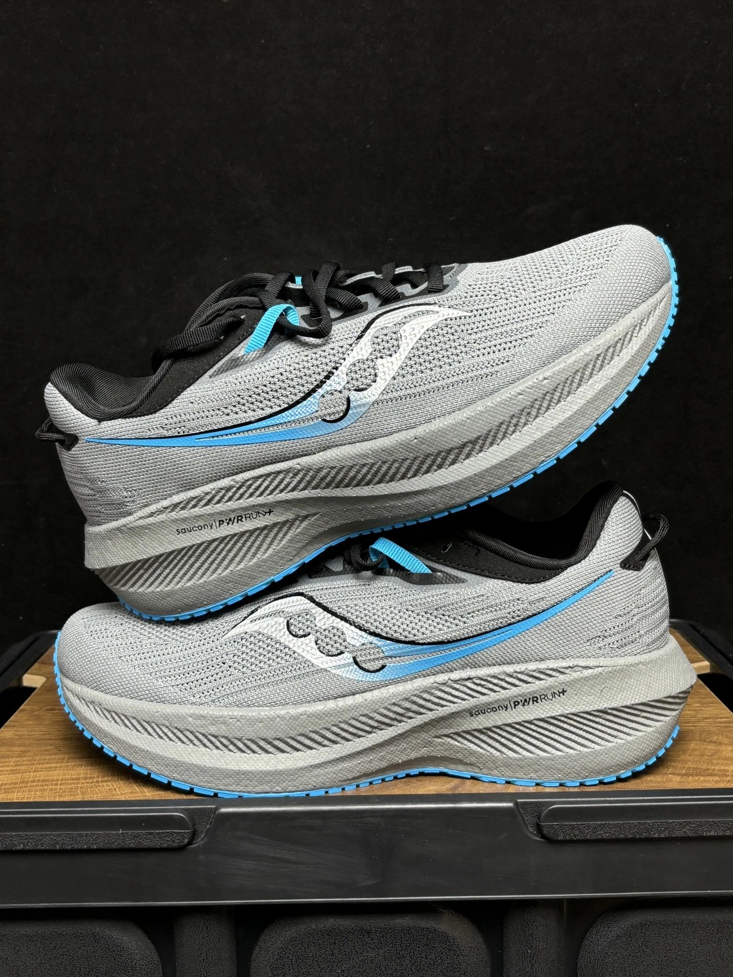 Saucony Sneakers Triumph 21 running shoes image 8