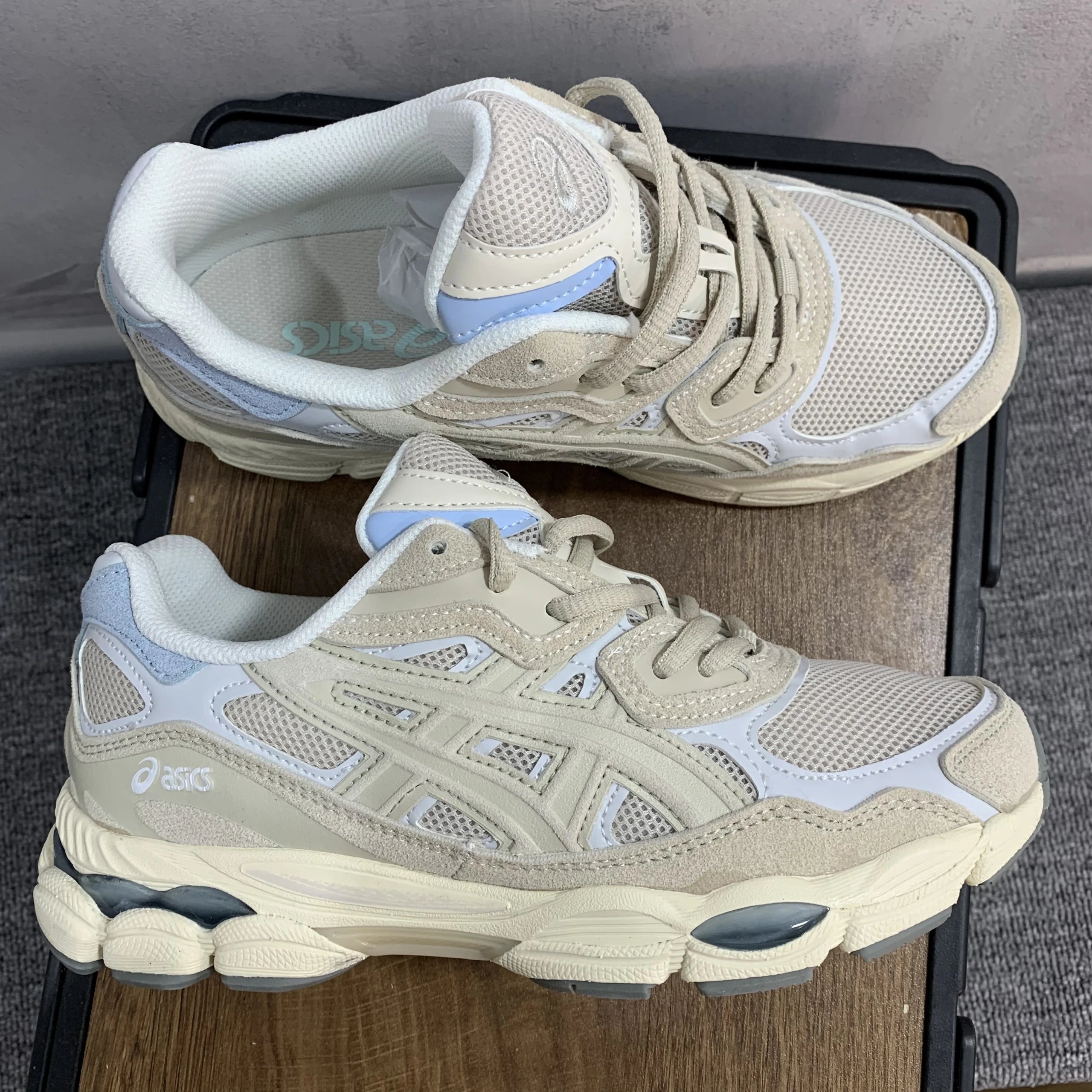 Khaki 2