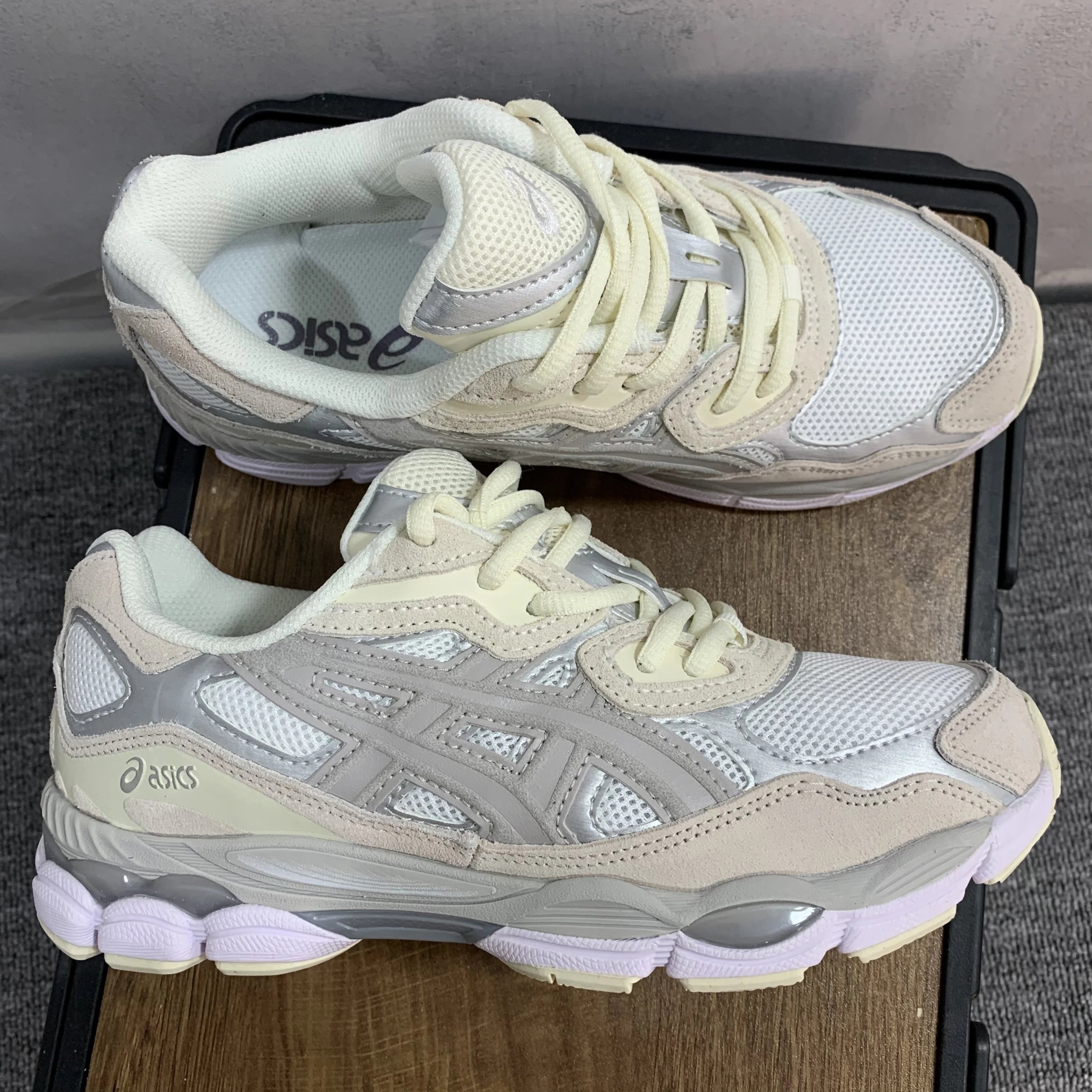 White Grey 5
