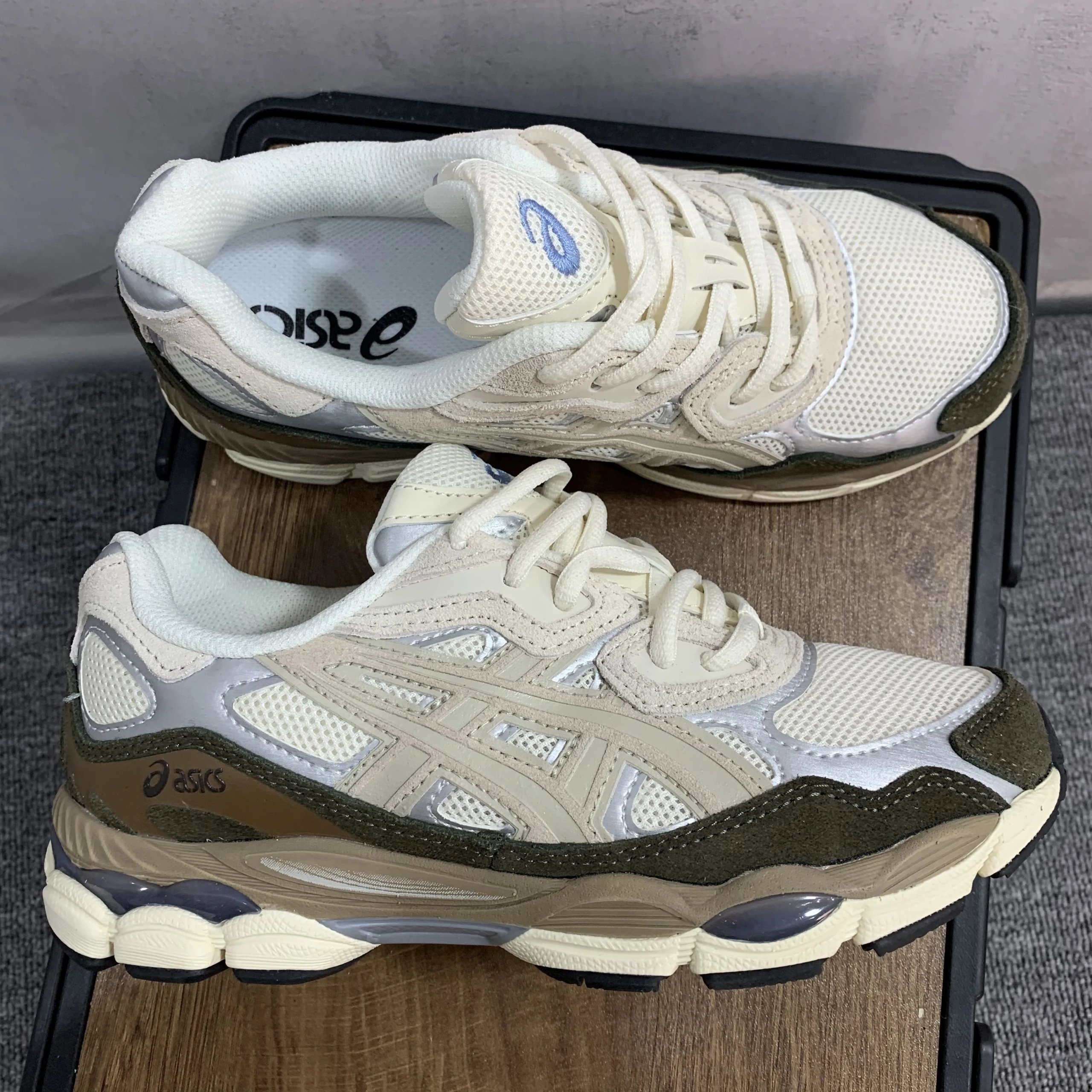 MX BATCH  Asics GELNYC 6