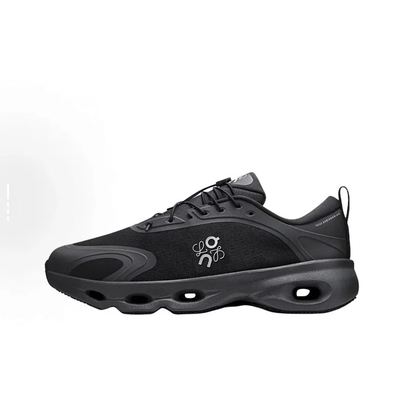 On Sneakers Cloudsolo image 1