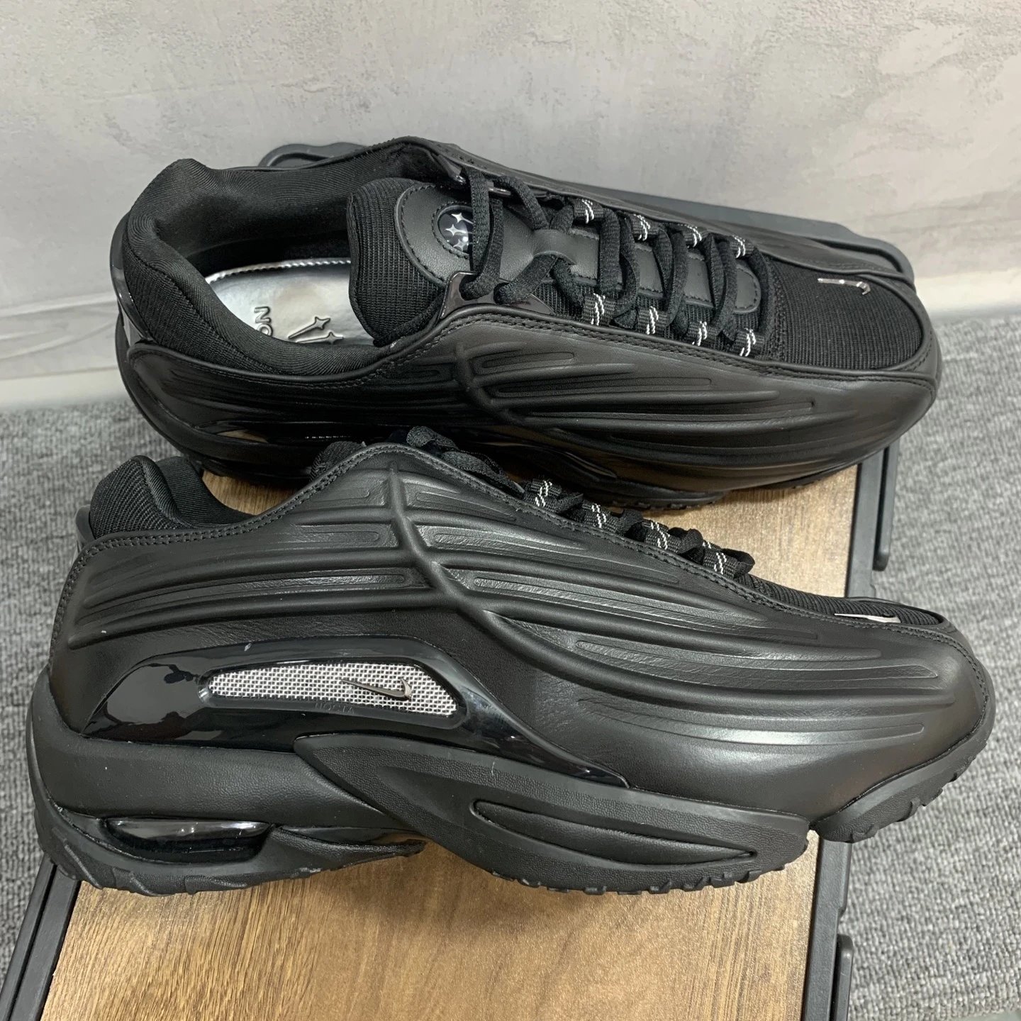 DZ7293-001 Black