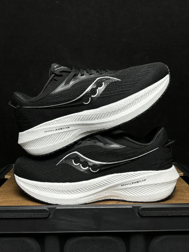 Saucony Sneakers Triumph 21 running shoes product detail image 4
