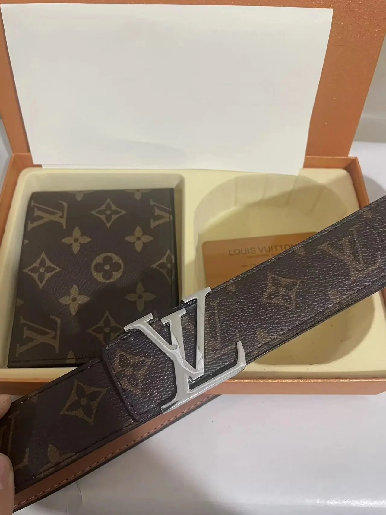 Classic Floral Silver Buckle Wallet Gift Box Set