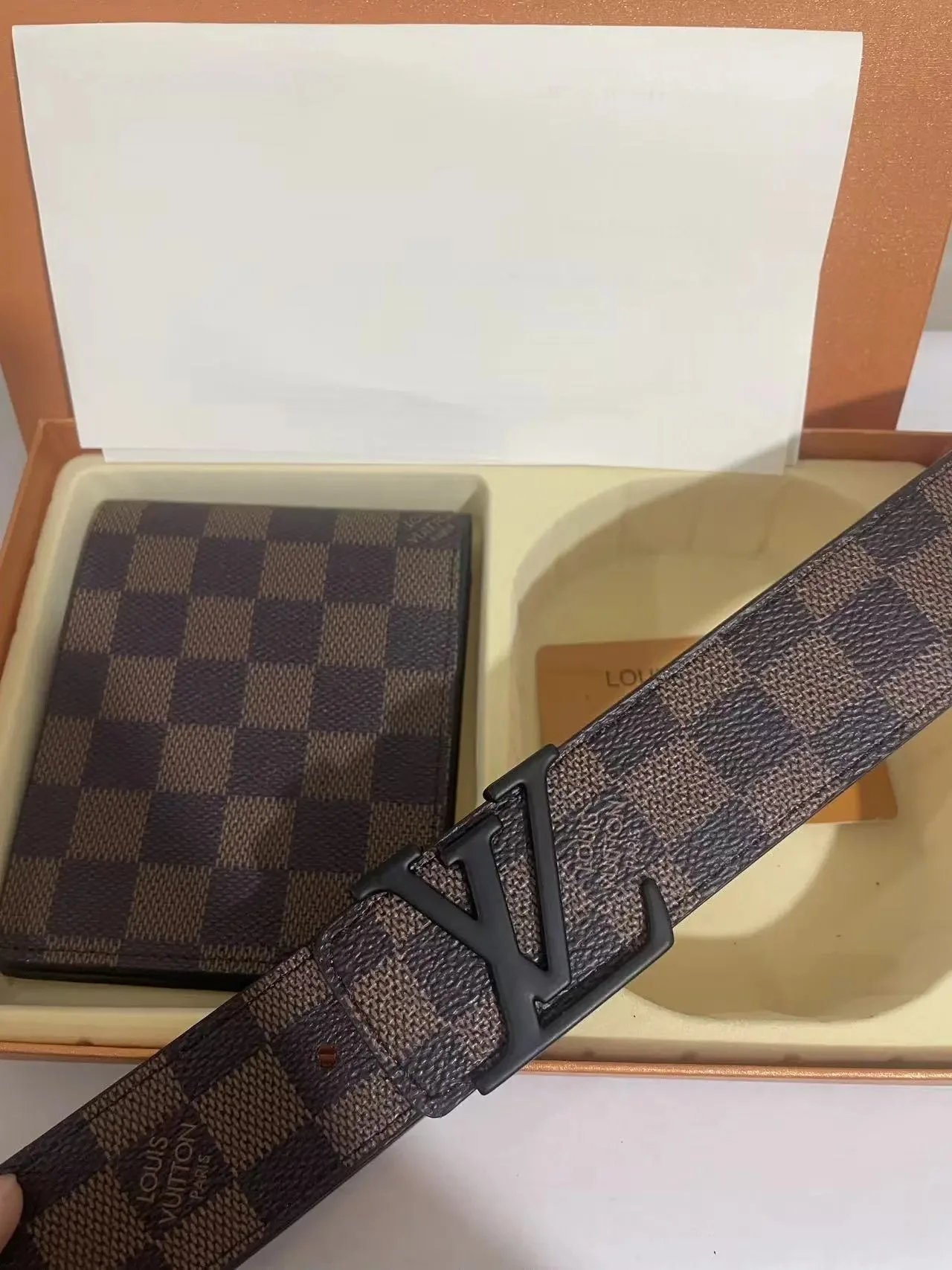 Old grid black buckle cover
