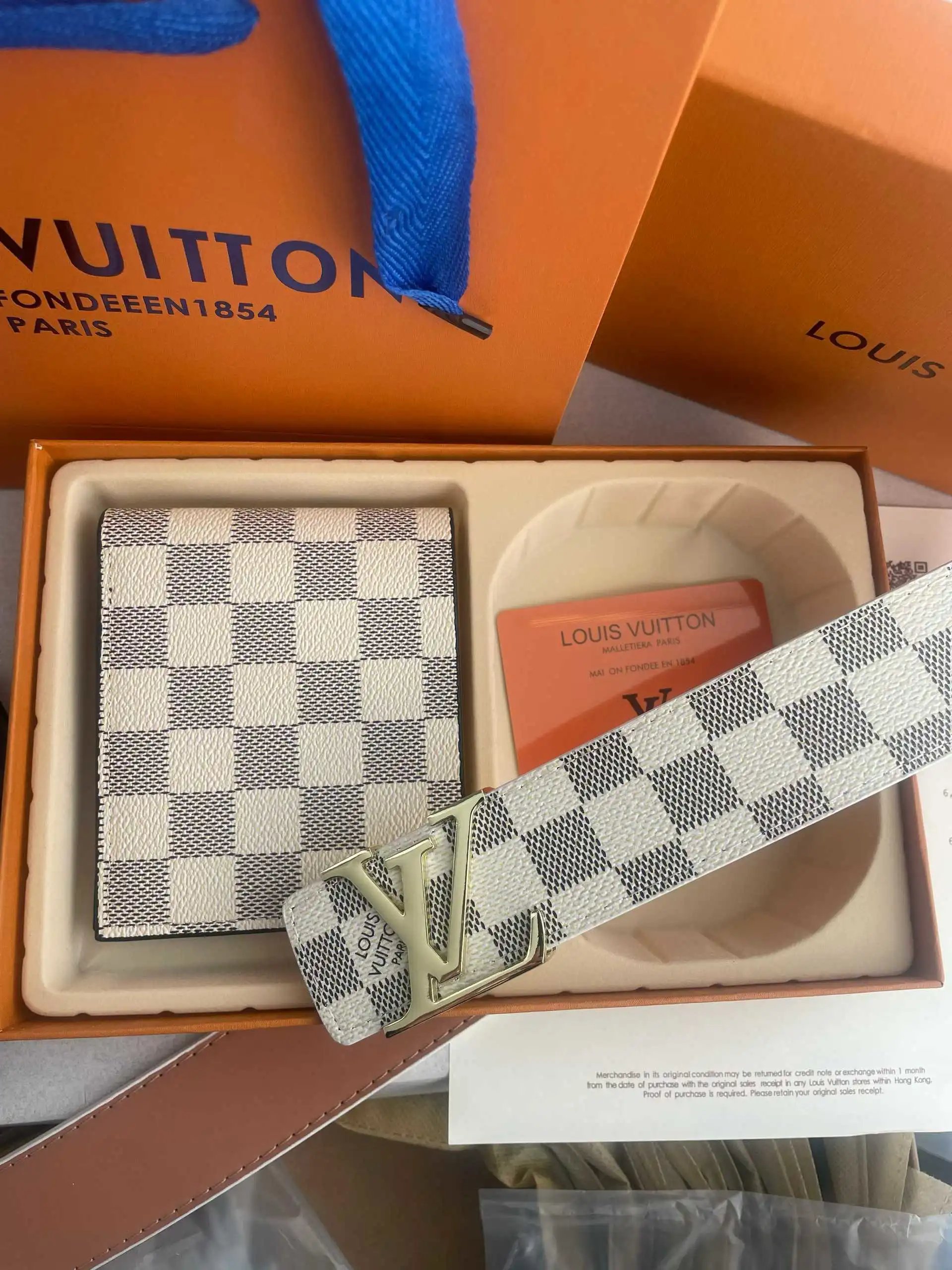 White Check Gold Buckle Wallet Gift Box Set