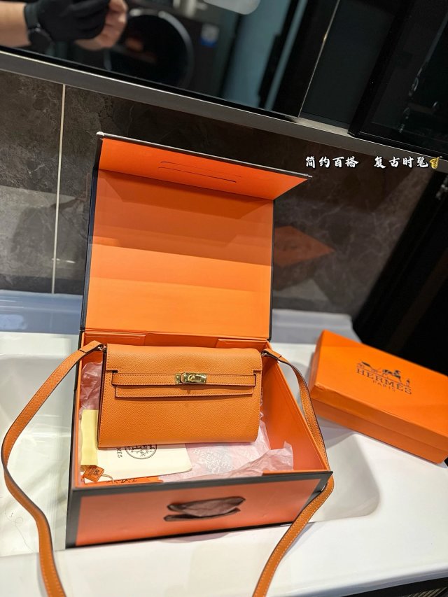 Hermès Handbag: seller detail photo 6