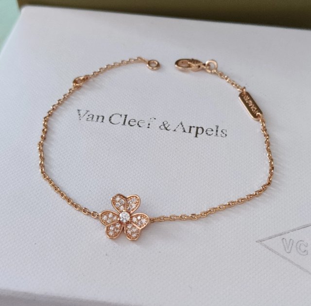 Van Cleef & Arpels Necklace: seller detail photo 14