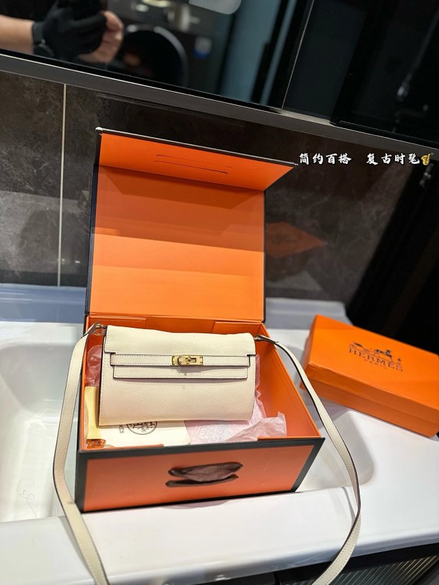 Hermès Handbag: seller detail photo 4