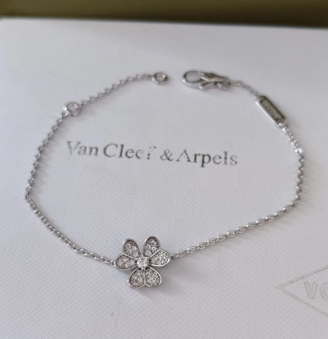 Van Cleef & Arpels Necklace: seller detail photo 13