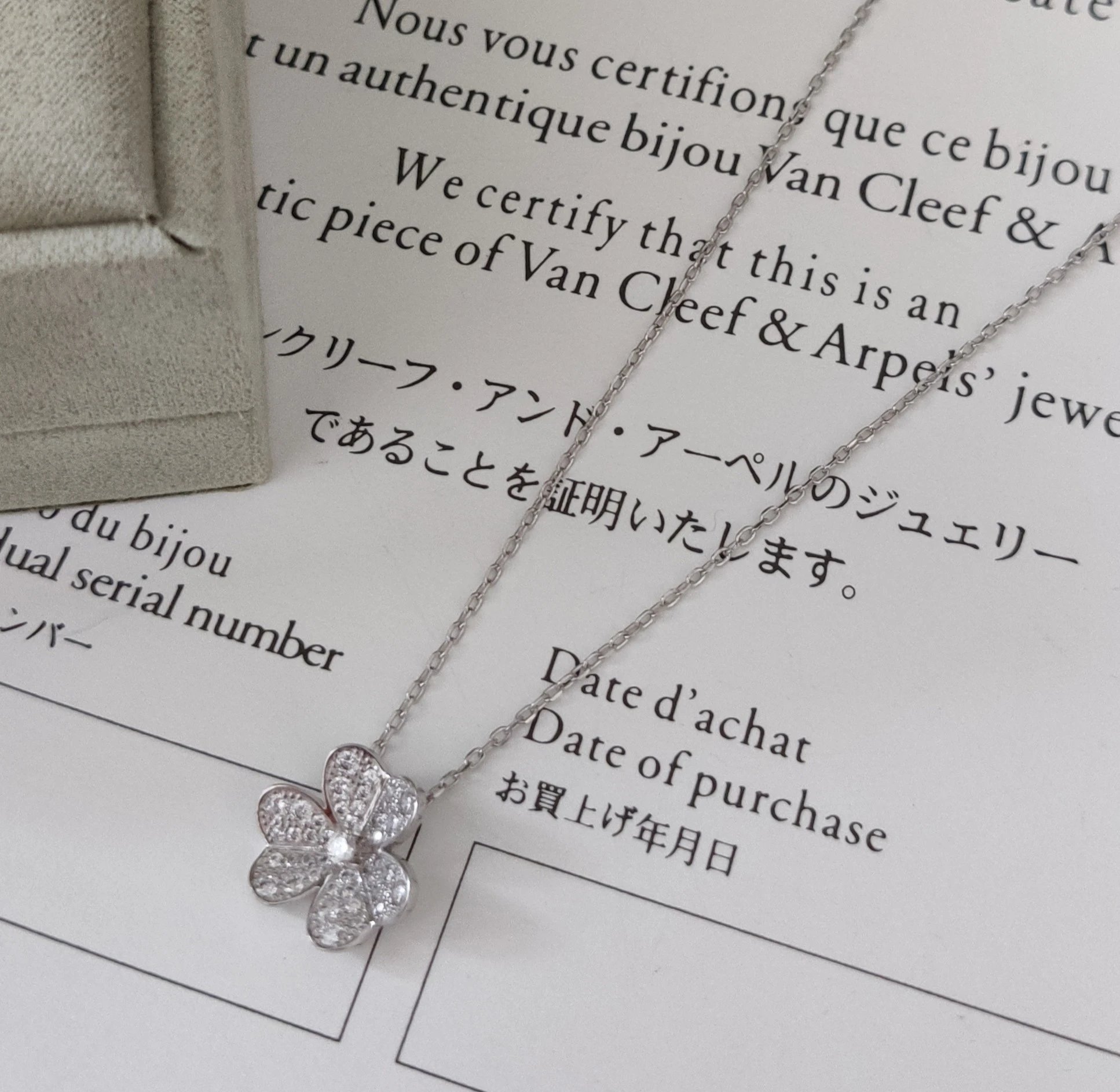 Multiple Luxury necklaces foto 3