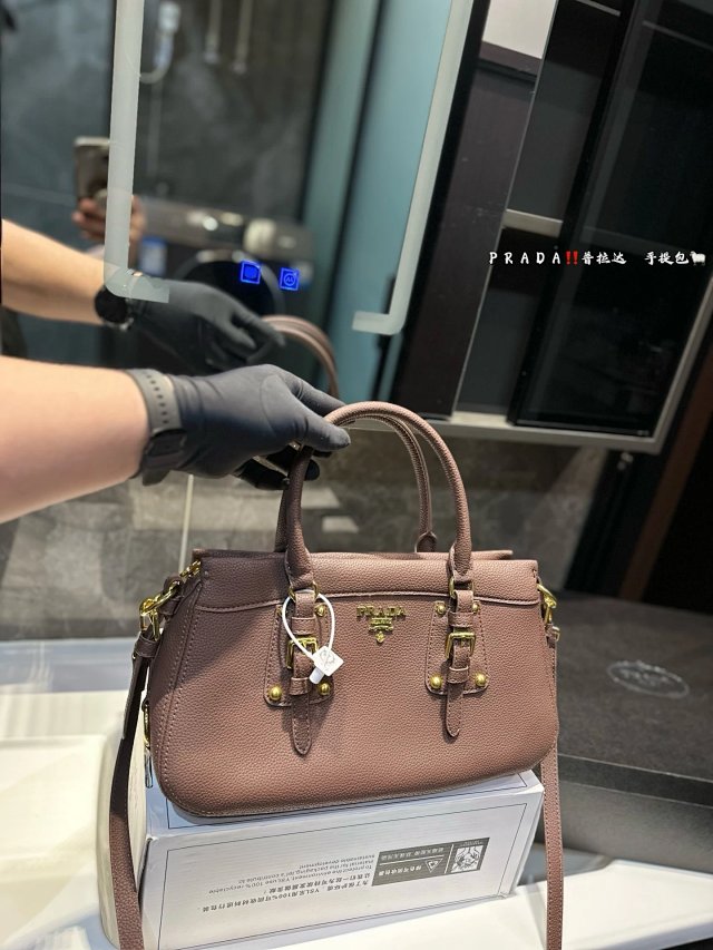 PRADA Handbag: seller detail photo 6