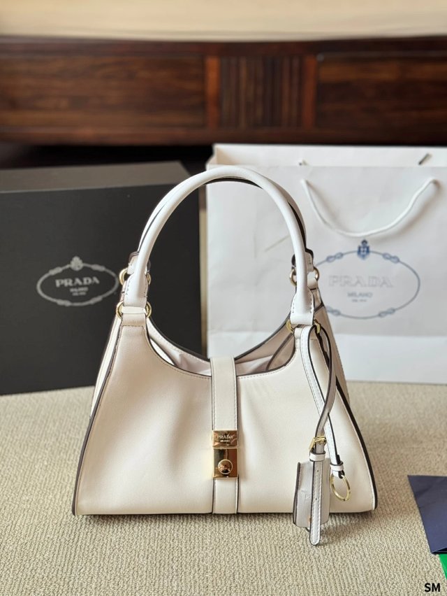 PRADA Handbag: seller detail photo 13