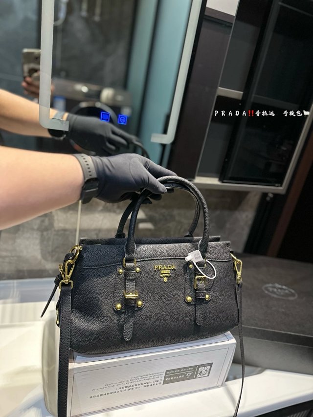 PRADA Handbag: seller detail photo 8