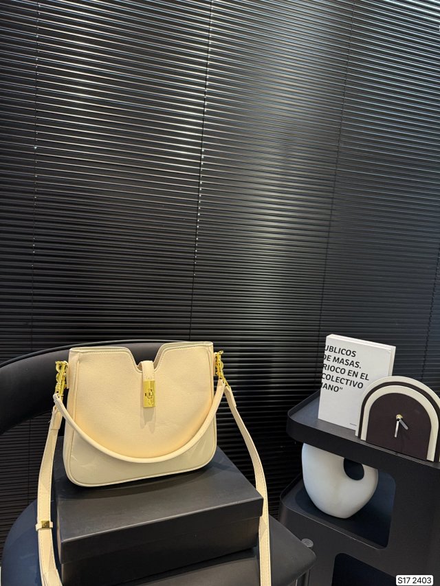 CELINE Handbag: seller detail photo 13