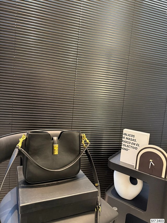 CELINE Handbag: seller detail photo 12