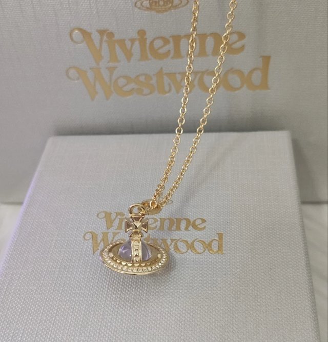 Vivienne Westwood Necklace: seller detail photo 9